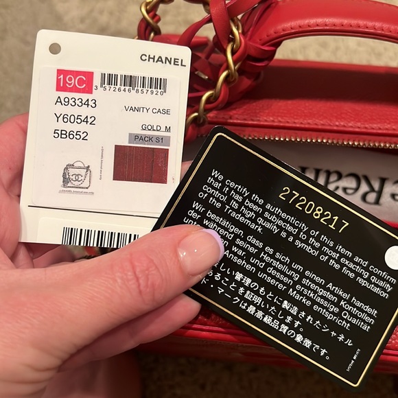 Chanel Vanity Case Bag Medium Size in rich red color - Picture 11 of 13